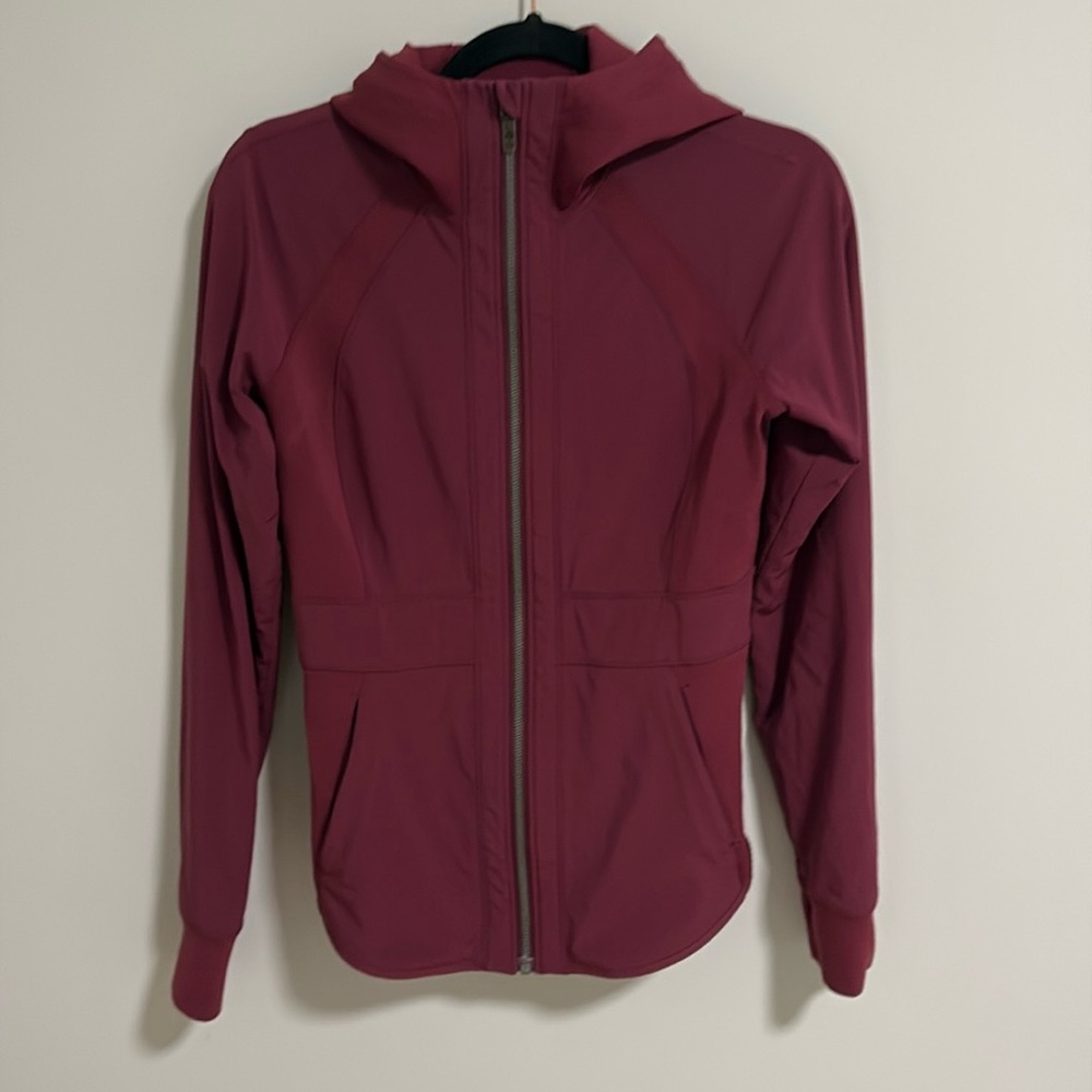 lululemon Define Hooded Jacket Nulu in maroon